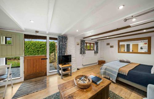 Unique Thatched Retreat near Salcombe and Beaches - Foto 3