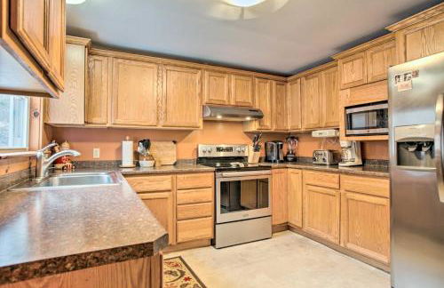 Spacious Bethlehem Mountaintop Home with Deck and View - Foto 9