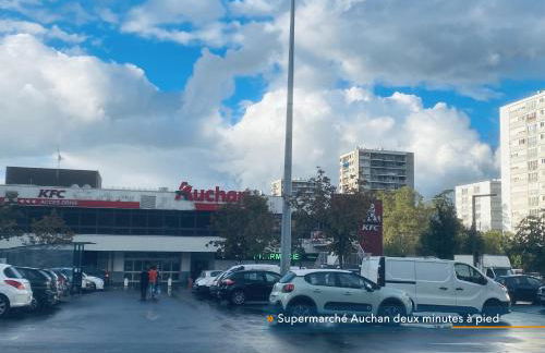 Appartement parisien neuf, moderne avec une grande salon, 2 chambres, 3 lits, parking gratuit, 15min de Paris et 13 min aéroport Orly - Foto 26
