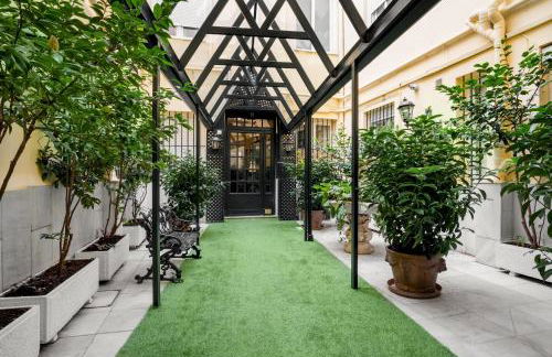 Royal Palace II - Photo 24