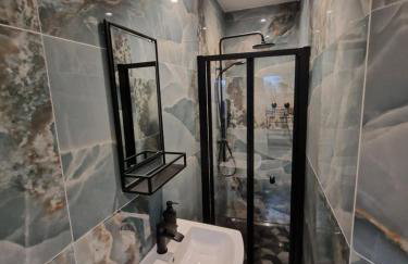 Townhouse - 6 Bed Hot Tub House - Photo 15