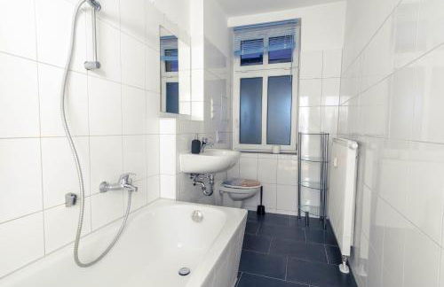 Balkon, Waschmaschine, TV, Einzelbetten, nahe Völkerschlachtsdenkmal - Foto 6