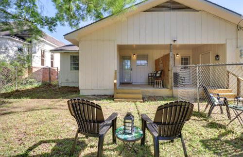 Walk to Eats and Entertainment Home in Brookhaven - Foto 3