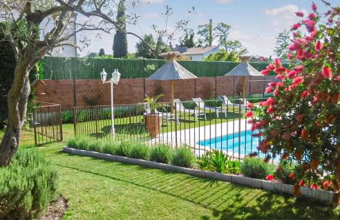 Awesome Home In Aramon With Outdoor Swimming Pool - Foto 14