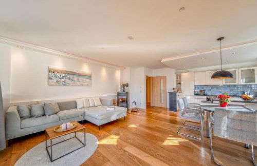 Lüftenblick - 2 Ferienwohnungen am Starnberger See, mit Terrasse oder Balkon, Weitblick, Sauna, Kamin, E-Ladestation - Foto 3