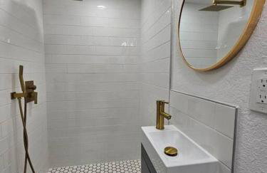 The Hideaway DT Orlando Tiny Home w Free Parking - Foto 22