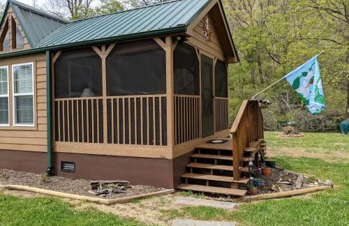 Rustic Cabin Rental near Asheville Perfect for a Weekend Getaway on Tuckasegee River - Foto 1