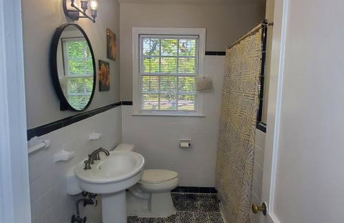 Cheerful 2 BR Near Colleges, Downtown, Attractions - Foto 29