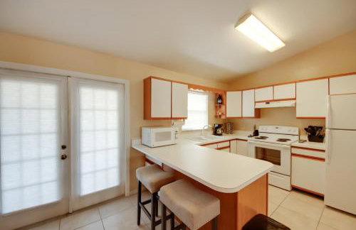 Screened Porch and Pool Access Cozy Sebring Condo - Foto 9