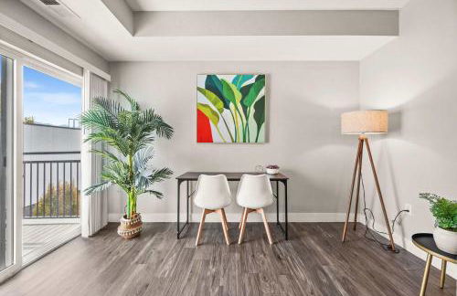 2BR Downtown SLC Hot Tub Free Parking - Foto 16