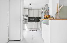 Calme et vert à 10 min de Paris, dans une résidence familiale et surveillée, 6 personnes avec sa place de parking et son jardinet Pas de fêtes - Foto 3