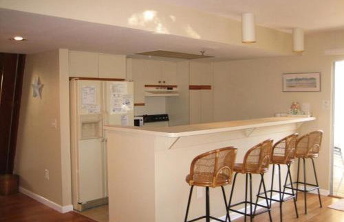 Remote Island Retreat with Private Ferry, Pool, Beach - Foto 20