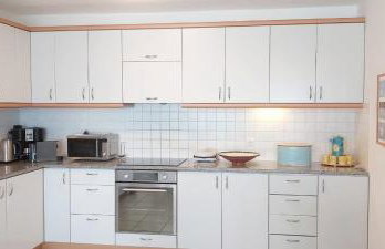 Beachfront Modern Apartment - Photo 36