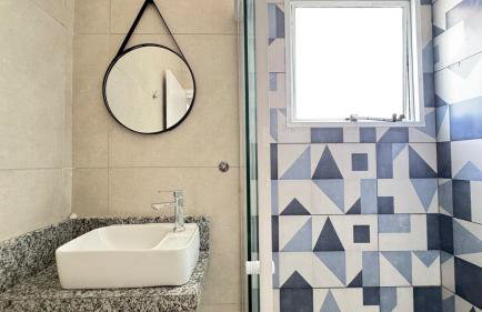 Cantinho Perfeito para Dois Conforto e Mar Bem Pertinho, Casa terrea no centro 80M Praia, Ar, Enxoval,Estacionamento e churrasqueira - Foto 8