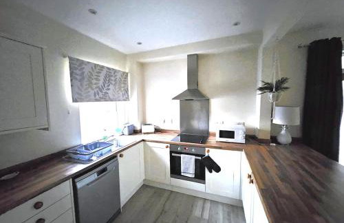 Bristol Airport, 5 Bed House, 5 Bathrooms, WiFi, Ample Parking - Foto 15