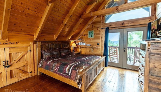 Graceful Awestruck Perfect Mountain Views with Pool Access by RedAwning - Foto 2, Habitación