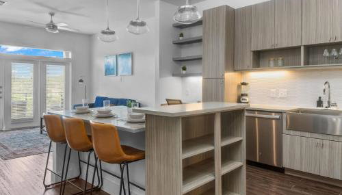 Lavish Escape 1Bd1Ba Pool w Golf Sim - Foto 4