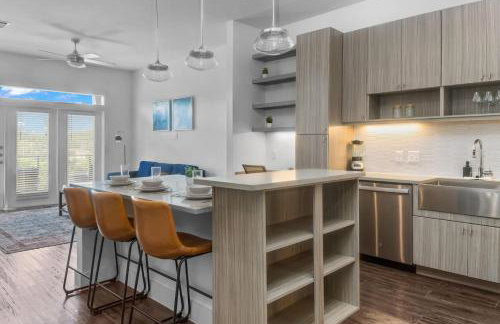 Lavish Escape 1Bd1Ba Pool w Golf Sim - Foto 4