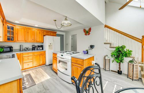 Richmond Home with Deck 1 Mi to Richmond Raceway! - Foto 9