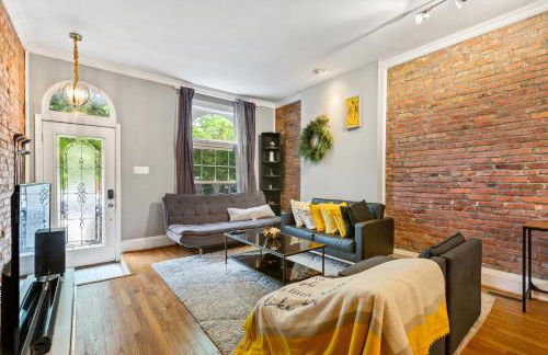 Pristine Townhouse With Rooftop Deck Near Canton! - Foto 24