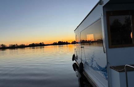 Hausboot in Berlin, festliegend im Yachthafen Schmöckwitz, mit Heizung - Photo 11