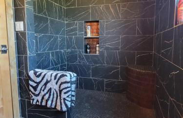 Private Retreat with Pond, Pool and Hot Tub - Photo 25