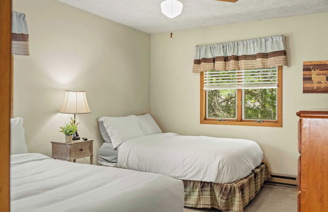 Shady Pines by Avantstay Enclosed Porch, Game Rooms, & Lake/beach Access! - Foto 23