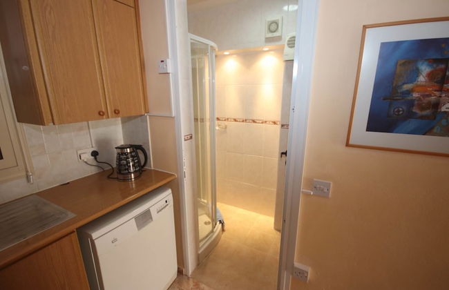 2 Bedroom House near Tombs of the Kings - Photo 29