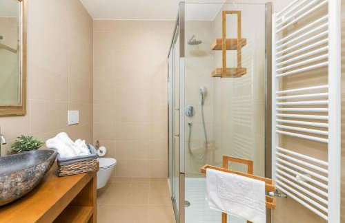 Villa Village by Villsy - with heated pool, spa, private tennis court, golf court, basketball court and playroom - Photo 41