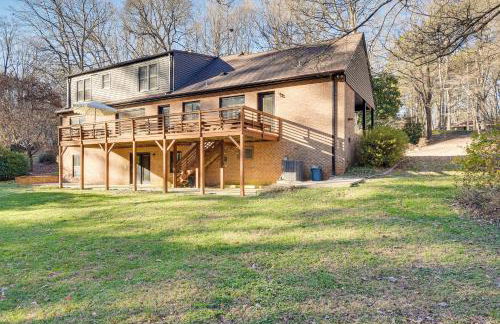 Lakefront Raleigh Home with Deck 12 Mi to Downtown! - Foto 31