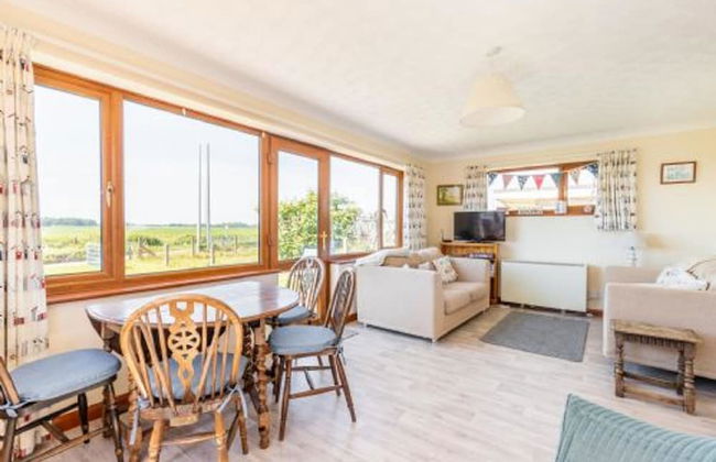 Host Stay Breezy Bungalow - Foto 10