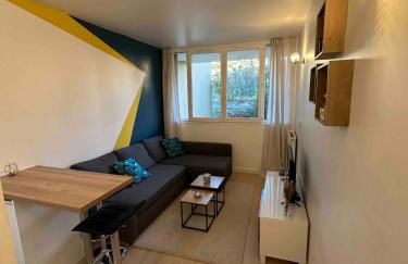 Studio neuf tout équipé - Calme - Proche centre ville - Parking gratuit - Foto 9