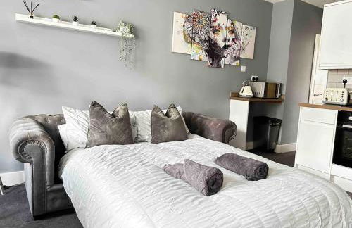 Spacious Southampton City Apartment with Courtyard - Foto 21