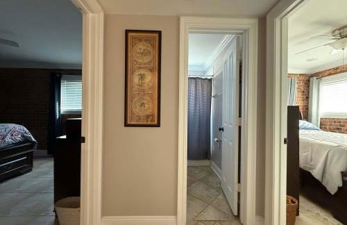 2 bedroom private apt & laundry - Foto 17