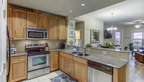 Chic 2BD with Balcony Pool Hot Tub & Marina Views - Foto 5