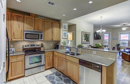 Chic 2BD with Balcony Pool Hot Tub & Marina Views - Foto 5