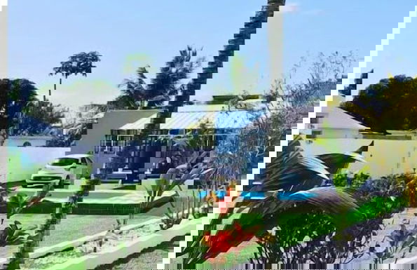 Villa Bella is 5 Mins From the Beach With Amazing Garden Overlooking the Pool - Foto 1