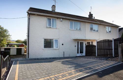 Rawmarsh House, Rotherham for contractors & Families, off-road parking, high speed wifi - Foto 3