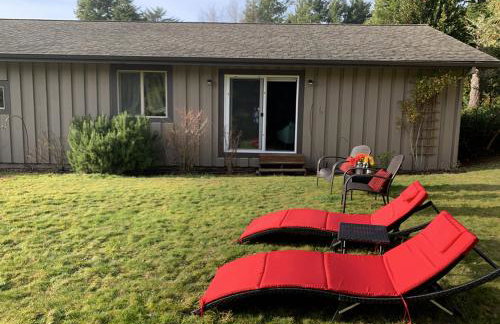 The Redwood Guesthouse at the Floras Lake Getaway - Foto 41