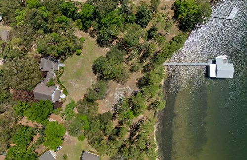 Secluded Waterfront Retreat for 23 - Dock Pets OK - Photo 20