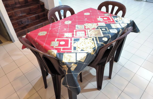 H Homestay - Semi D 1000Mbps (1Gbps) Wifi, Astro & Private Parking - Foto 13