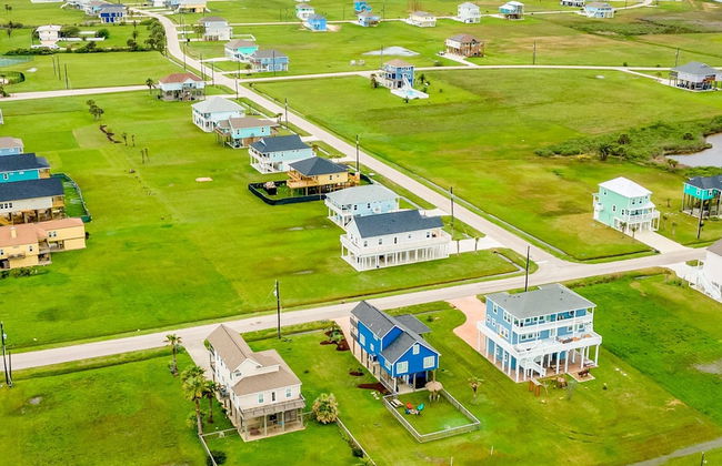 Backyard Oasis Hot Tub and 2 Shaded Decks - Foto 24