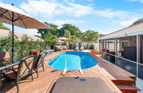 Plantation Pool Home with Hot Tub Sleeps 10 - Foto 48