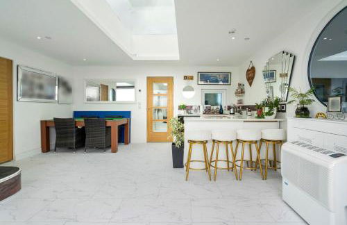 The Penthouse - Marine House - Photo 12