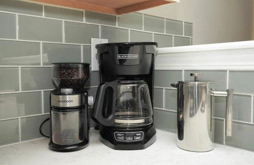 Large Townhouse, Walk to All! King Beds-Highlands - Foto 29