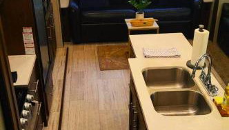 RV42 with Large Deck on a Creek - Foto 5