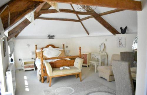 Pitfield Apartments - Photo 9