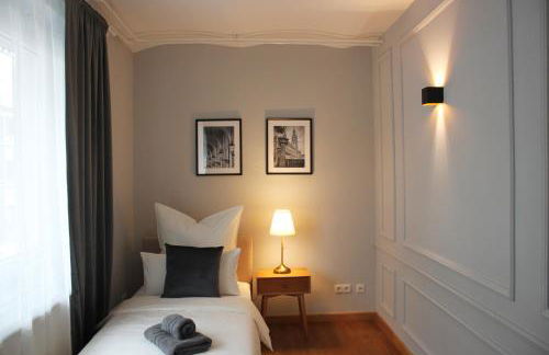 R B Apartment Hamburg Family - zentrumsnah - 108 qm mit Dachterrasse - Küche - Waschtrockner - Smart TV - Badewanne & Dusche - kostenloser Parkplatz - 2 Schlafzimmer - Foto 9