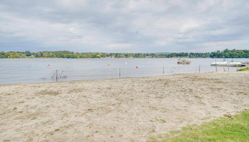 Walk to Beach and Lake Idyllic Escape in Edinboro! - Foto 2