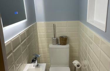 Buttercup Cottage, located in the gateway to Eden! - Photo 25